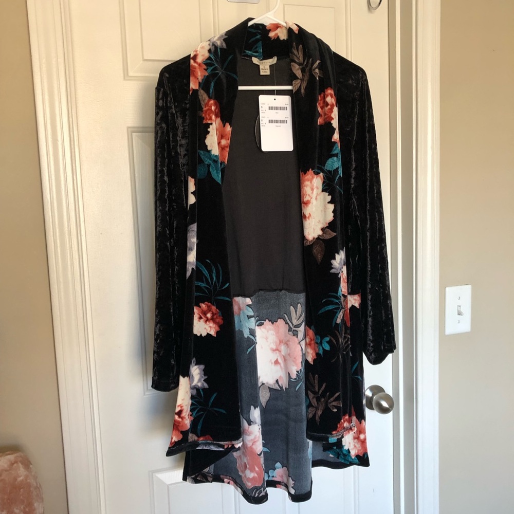 NEW! • Black Velvet Floral Kimono Cardigan - Picture 2 of 3